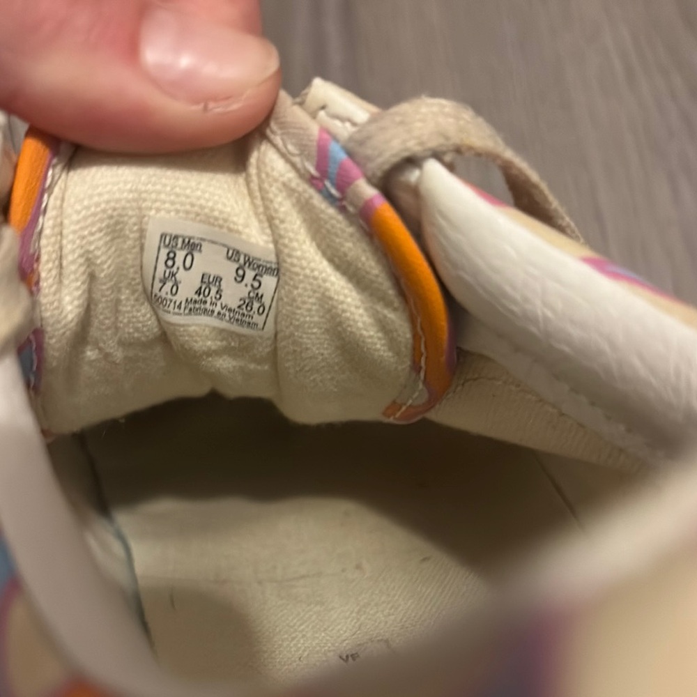 Vans Orange and Pink Sneakers with Iconic Style - Picture 4 of 4